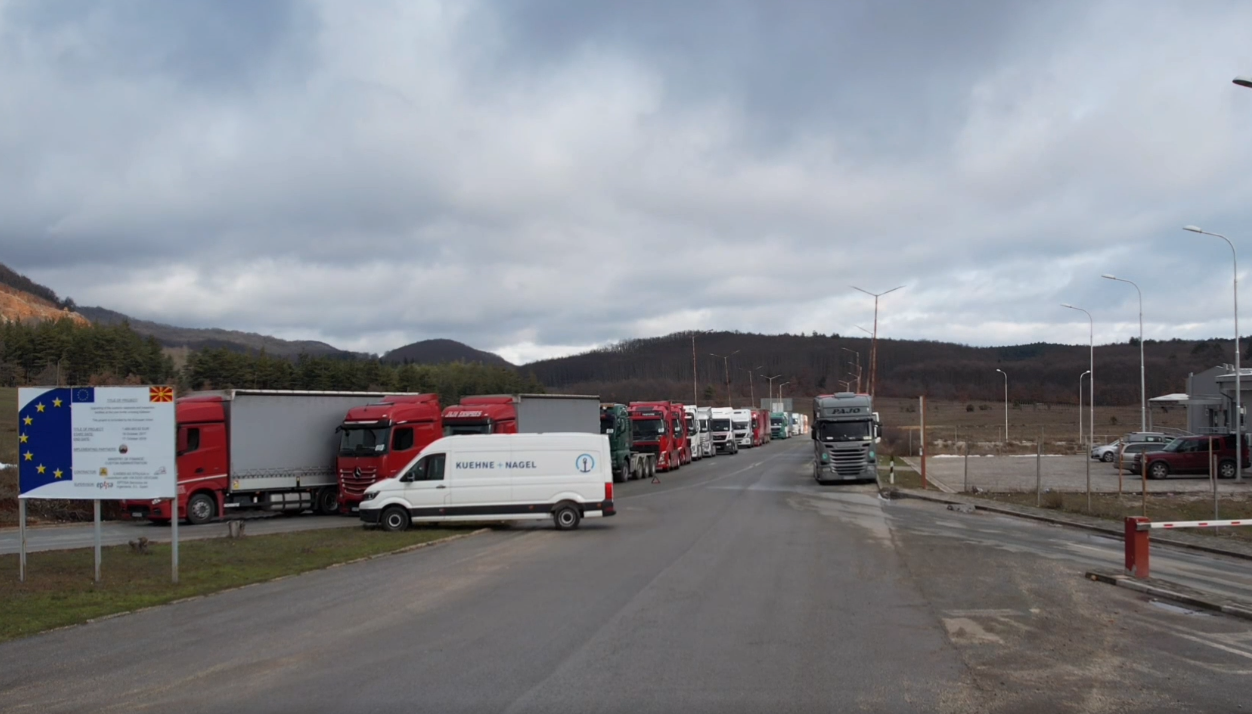 Protesta e kamionistëve në Maqedoninë e Veriut në ditën e dytë, bllokohet Qafë Thana